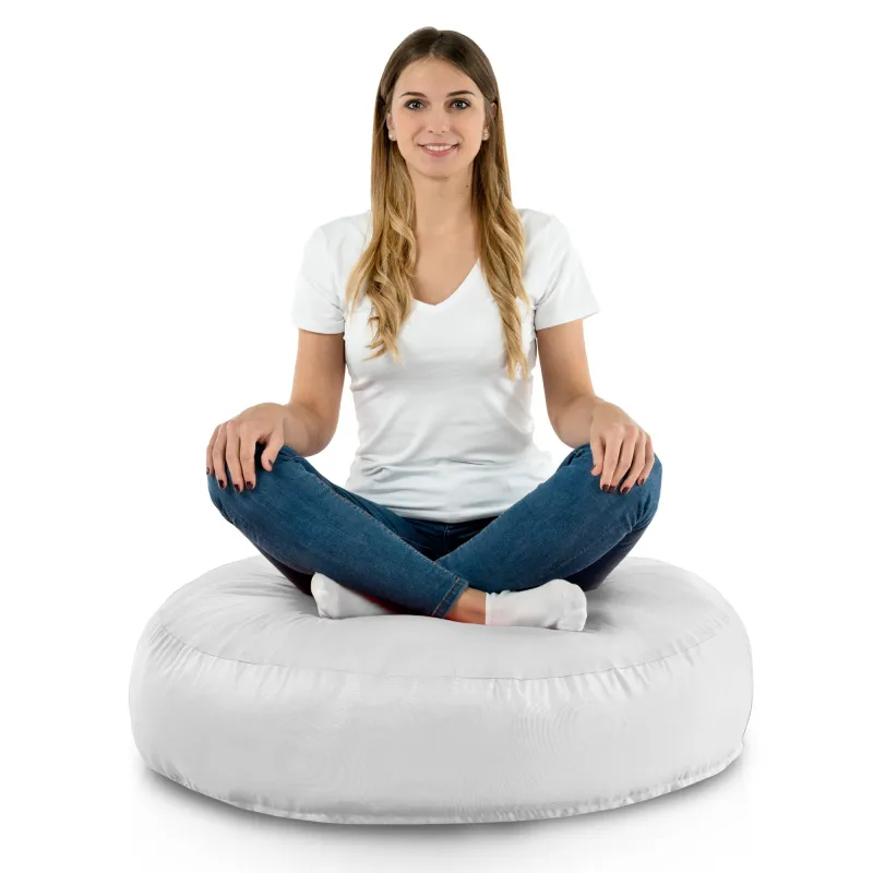 Pernă rotundă albă elegantă pentru utilizare în aer liber, perfectă pentru terase