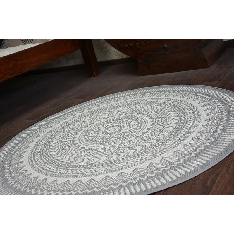 Covor rotund din sisal, ideal pentru spații exterioare