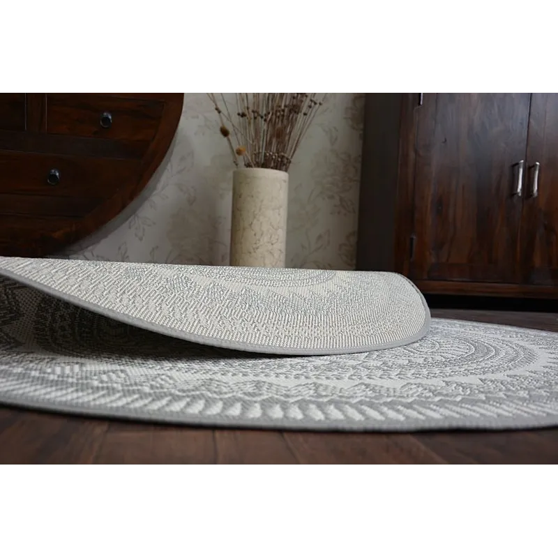 Covor rotund din sisal, perfect pentru camerele copiilor