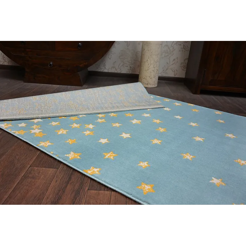 Covor moale cu o textură plăcută, perfect pentru dormitor sau living