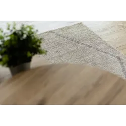 Covor crem cu model etnic, perfect pentru interioare moderne