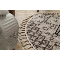 Covor elegant în nuanțe de crem și maro, perfect pentru living
