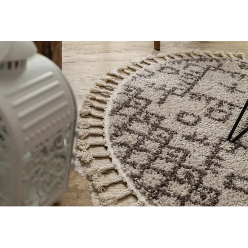 Covor elegant în nuanțe de crem și maro, perfect pentru living