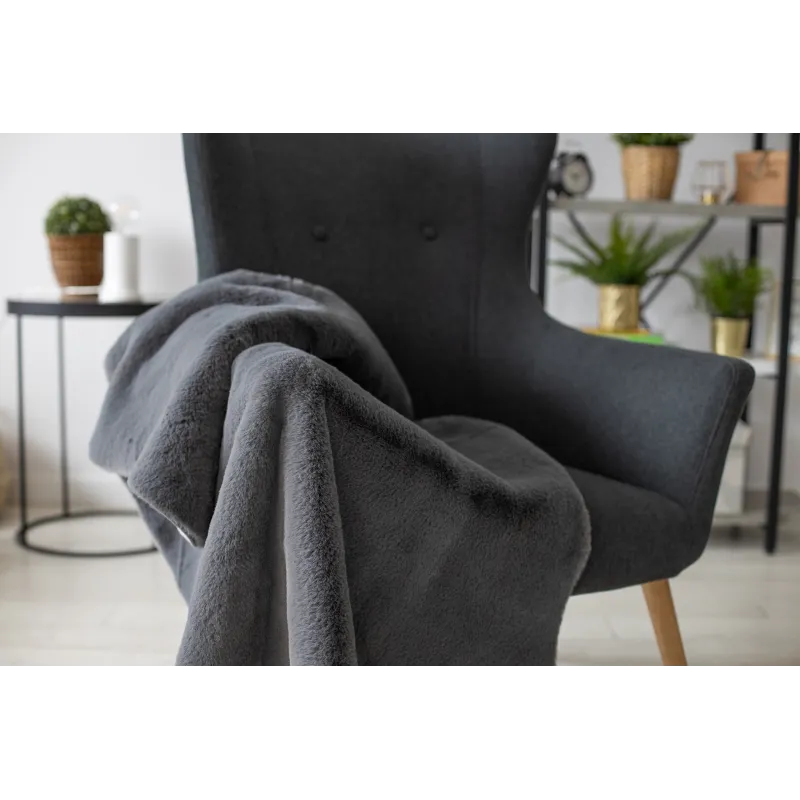 Covor cu textură moale, ideal pentru dormitoare confortabile