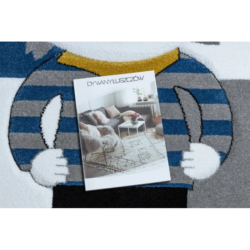 Covor albastru cu temă de pirat, ideal pentru camera copiilor
