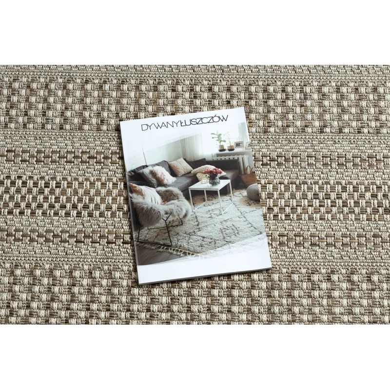 Covor elegant bej, perfect pentru decor interior modern
