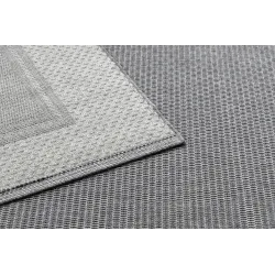 Covor cu textură naturală, ideal pentru stilizarea boho în orice cameră