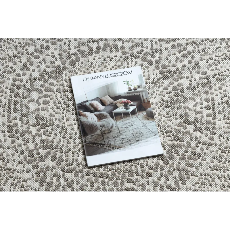 Covor elegant cu puncte, perfect pentru sufragerie sau dormitor