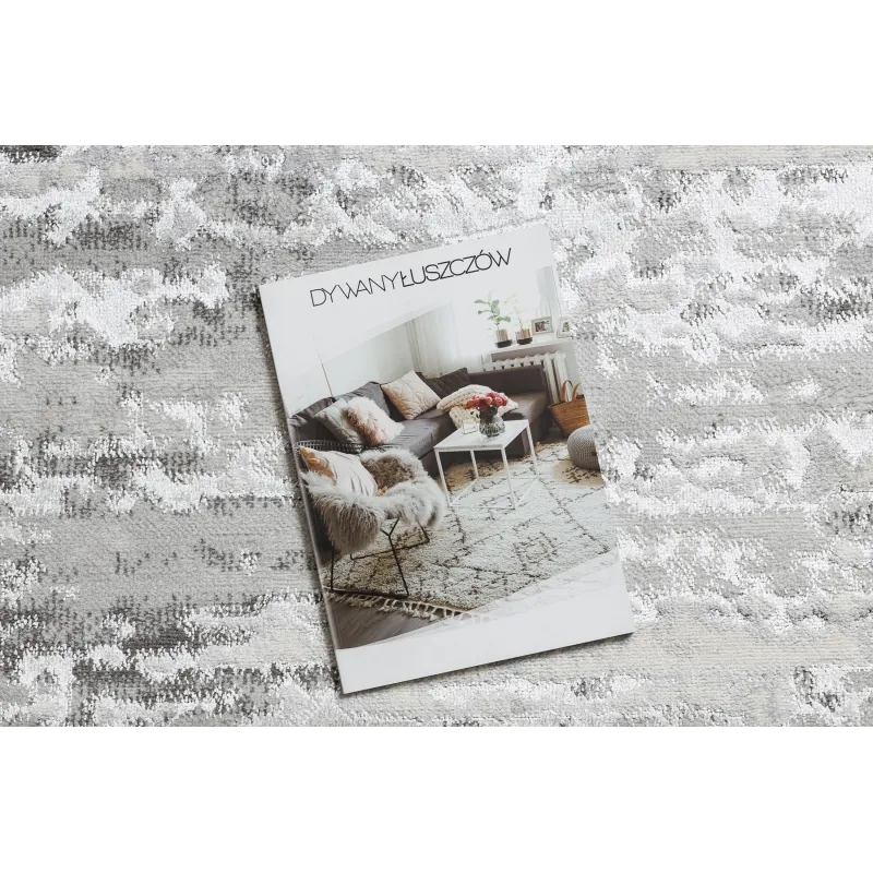 Covor LIRA E2558 gri, un element modern pentru decorul casei tale