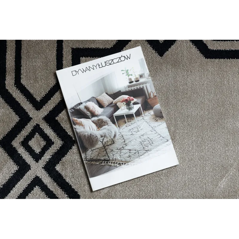 Covor modern AMOUR 53071A bej, ideal pentru grădină sau terasă