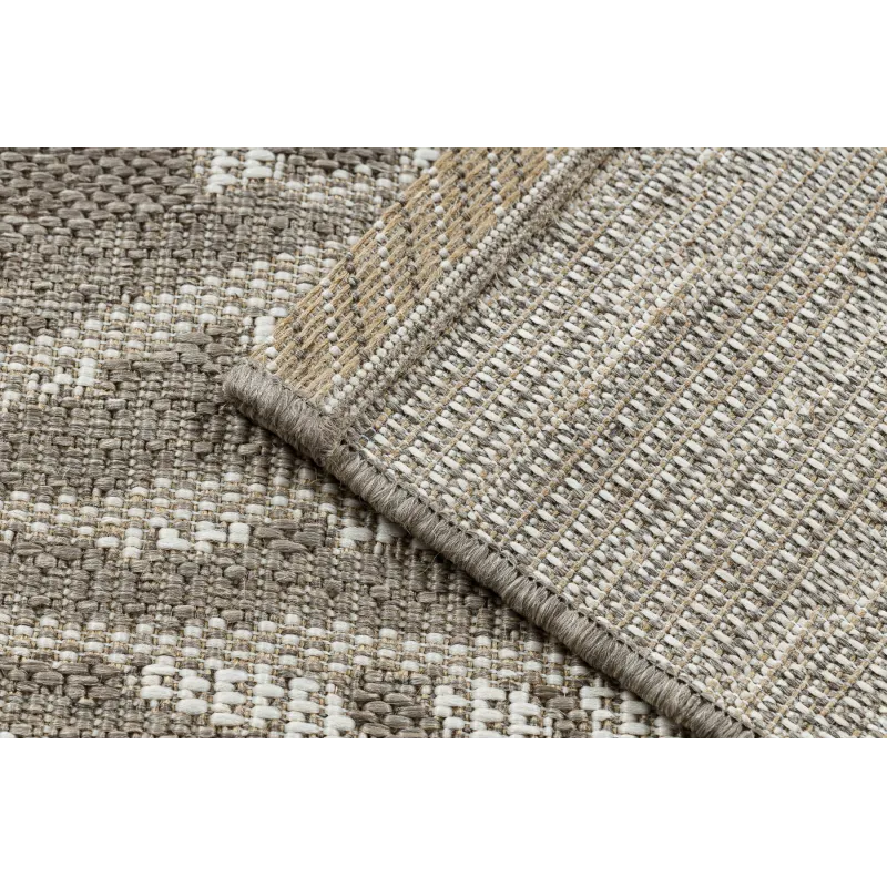 Covor din sisal moale cu textură naturală, ideal pentru dormitoare