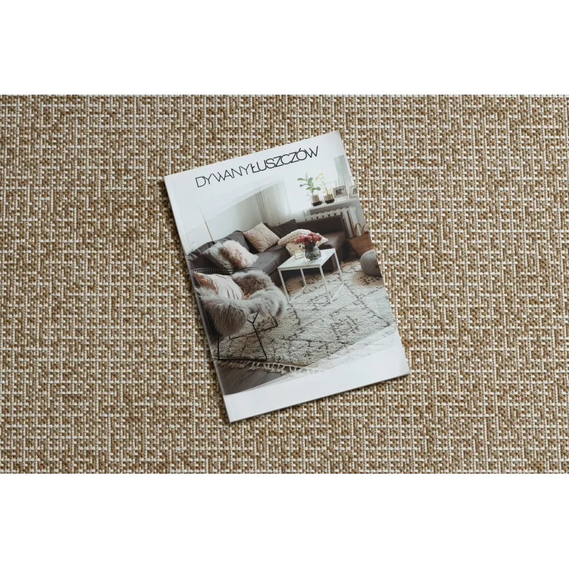 Covor din sisal cu model în carouri, ideal pentru decor modern