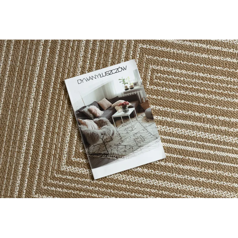 Covor sisal cu model geometric bej, perfect pentru un decor modern