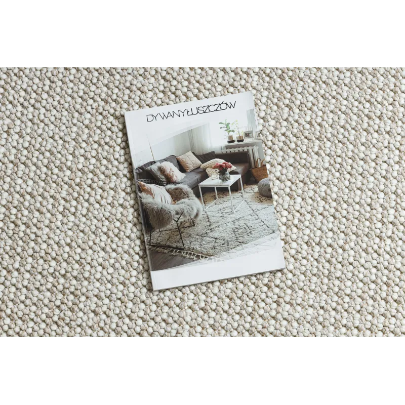 Culoare elegantă a covorului alb și bej, ideal pentru decor modern