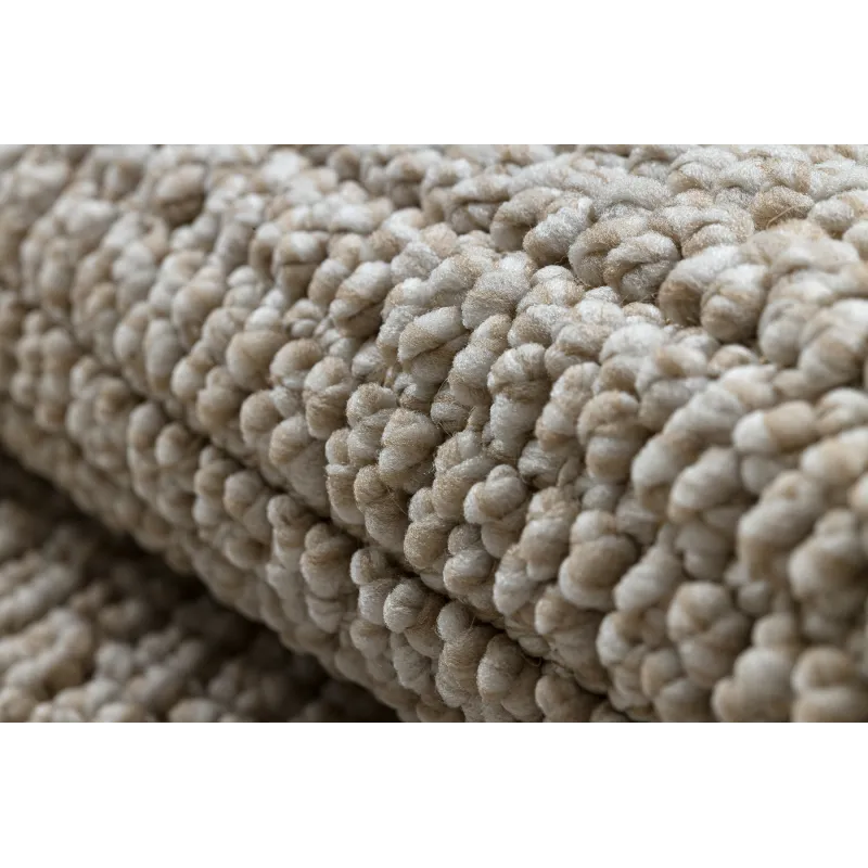 Covor modern bej, ideal pentru orice stil de decorare interioară