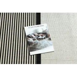 Covor elegant din sisal crem și negru, perfect pentru interioare moderne