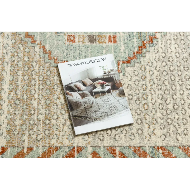 Covor SOHO 477.11.LA100 în nuanțe de bej și teracotă, design Boho
