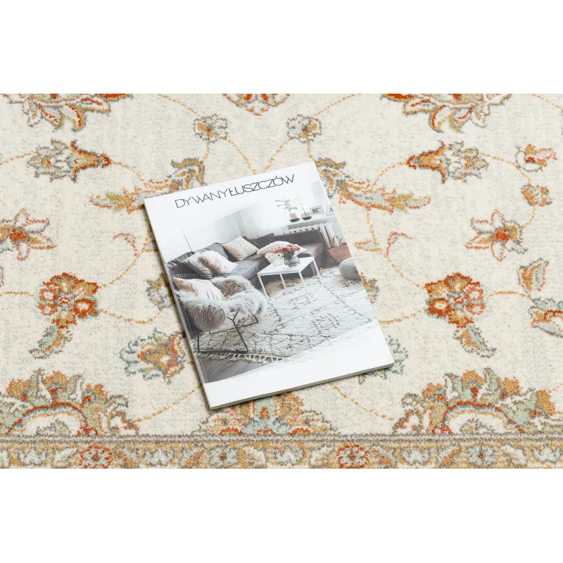 Covor elegant bej, perfect pentru interioare moderne