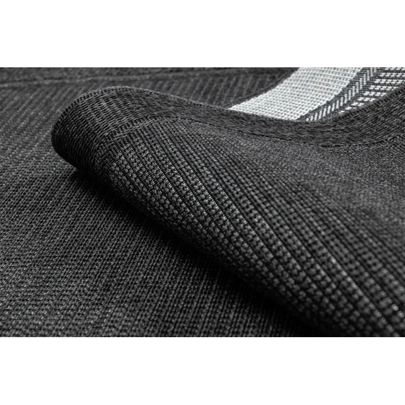 Covor TIMO 5000 din sisal, material rezistent și ușor de întreținut
