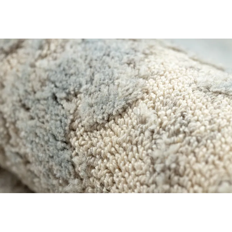 Covor FLUX, ideal pentru exterior sau terasă, cu un stil modern
