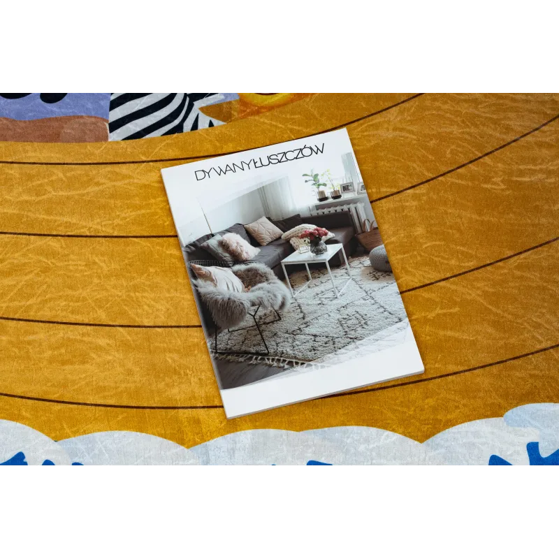 Covor BAMBINO 2685 cu textură moale, perfect pentru joaca copiilor