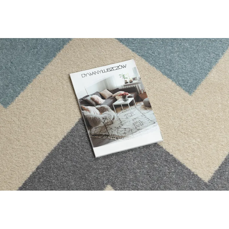 Covor modern galben, accesoriu elegant pentru decorarea casei