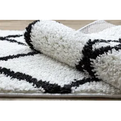 Covor BERBER CROSS alb - perfect pentru un living modern