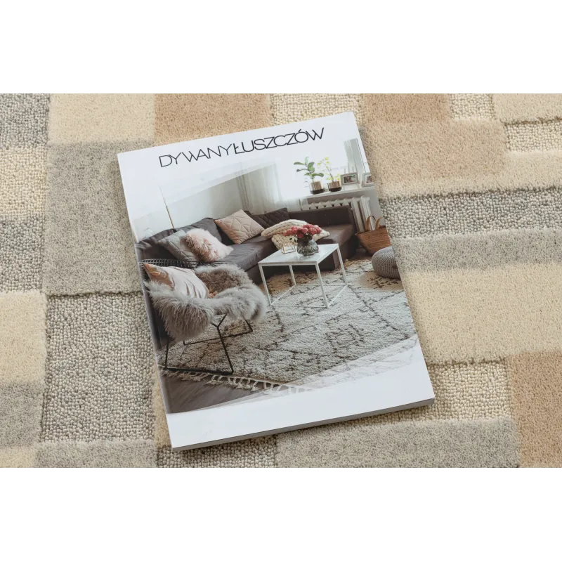 Covor stilat FLUX cu design geometric, ideal pentru interior loft