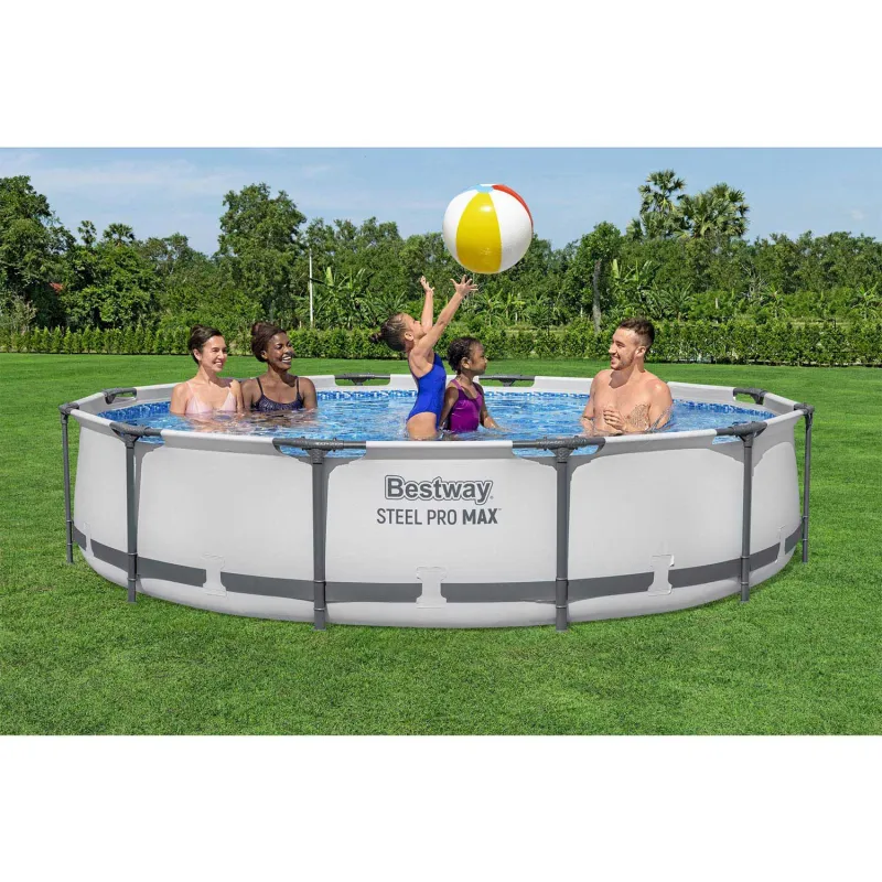 Piscină de grădină albastră, ideală pentru relaxare vara în aer liber