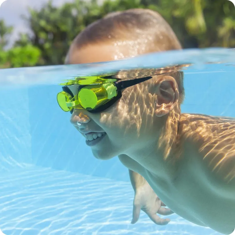 Ochelari de înot galbeni pentru copii, ideali pentru distracția la piscină