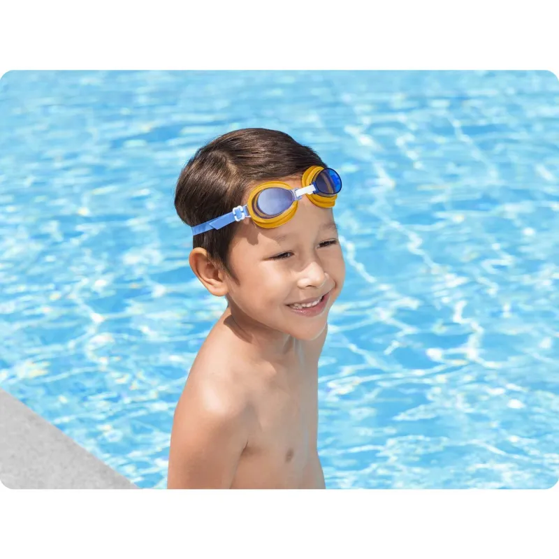 Ochelari de înot albastri, ideali pentru distracția la piscină sau pe plajă