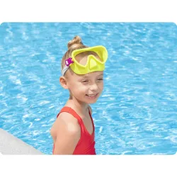 Mască de înot galbenă elegantă, perfectă pentru piscină sau plajă