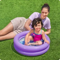Piscină gonflabilă turcoaz, ideală pentru distracții de vară în aer liber