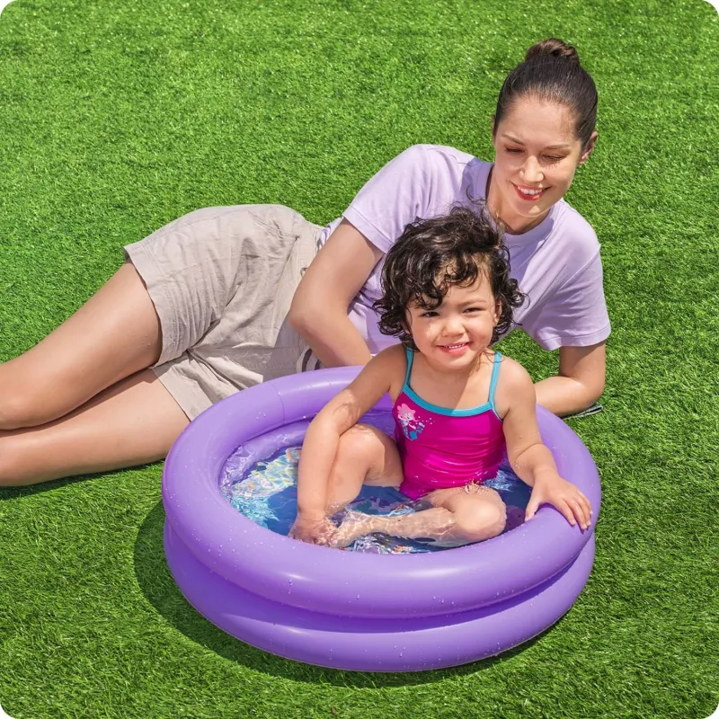 Piscină gonflabilă turcoaz, ideală pentru distracții de vară în aer liber