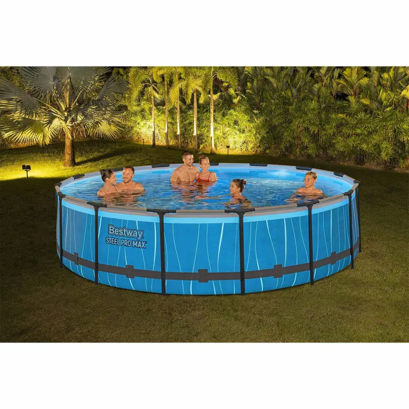 Piscină de grădină albastră, ideală pentru relaxare în aer liber