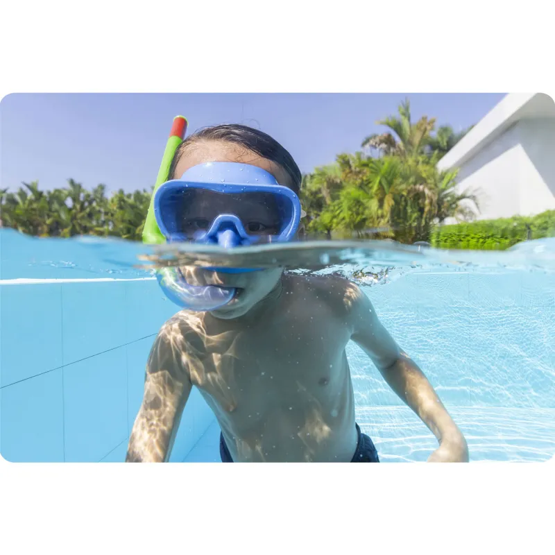 Set de snorkeling albastru, perfect pentru activități acvatice