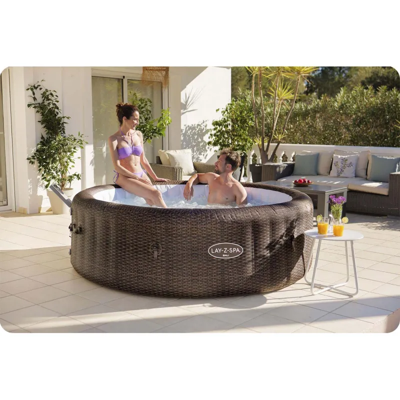 SPA Gonflabil Lay-Z Bali, perfect pentru petreceri de vară în grădină