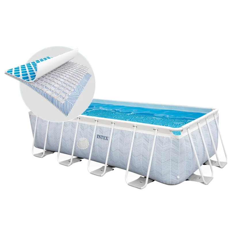 Piscină realizată din materiale rezistente, pentru utilizare de lungă durată