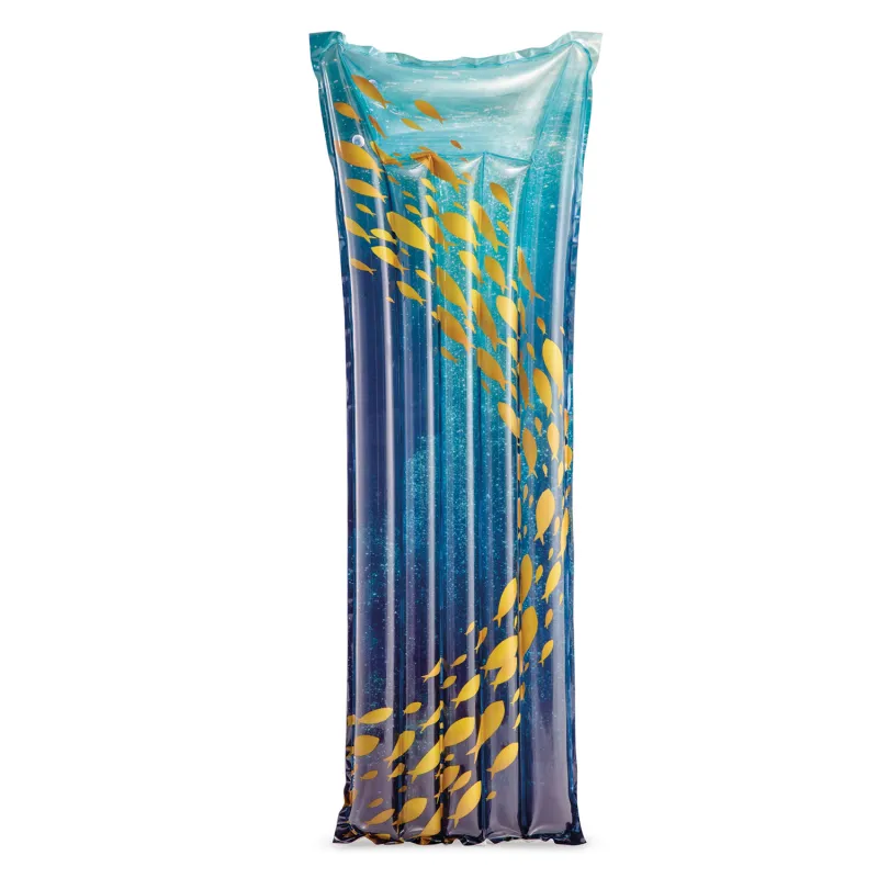 Saltea de înot colorată, perfectă pentru zilele de vară