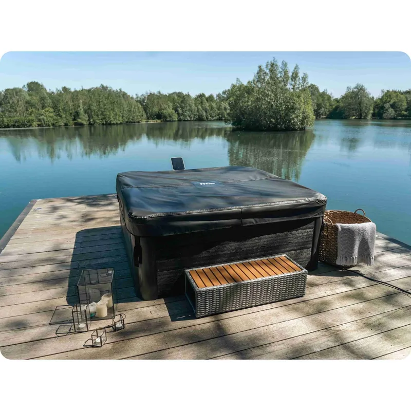 SPA cu panou Oslo 6 persoane, perfect pentru întâlniri cu familia și prietenii