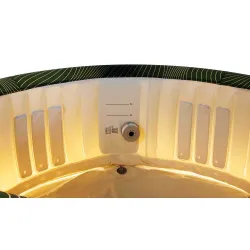 SPA Gonflabil Meteor, ideal pentru relaxare și întâlniri cu prietenii în grădină